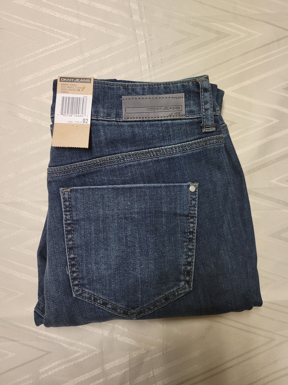 Dkny Women's Indigo Slim Straight Jeans